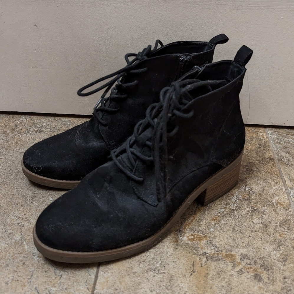 Black boots